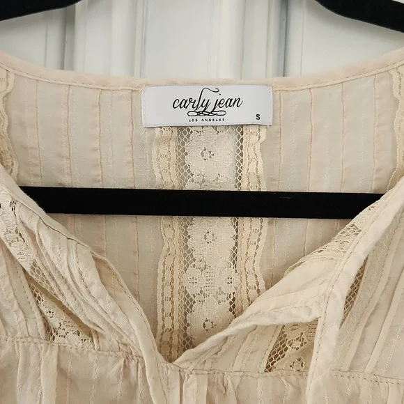 Carly Jean Los Angeles Cream Lace Blouse - Picture 3 of 7